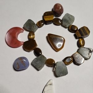 Beautiful tigers eye protection bracelet